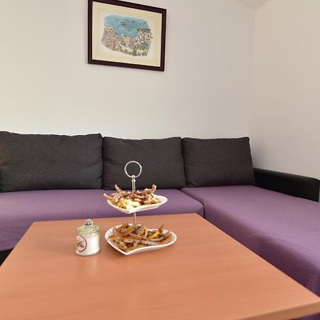Apartmani Luna Vir Exteriör bild